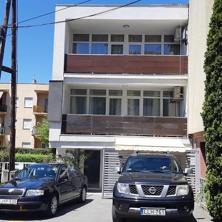 T8 Apartment Balatonfured Luaran gambar