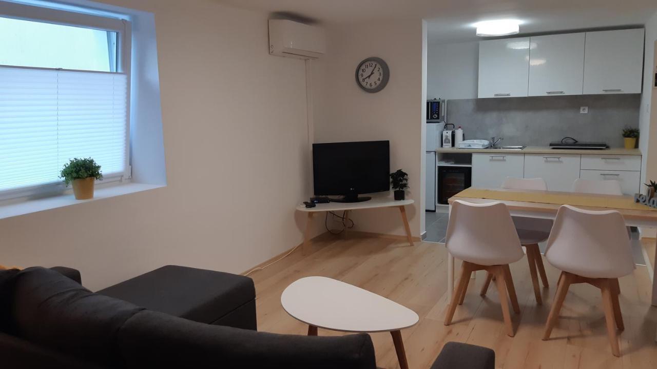 T8 Apartment Balatonfured Luaran gambar