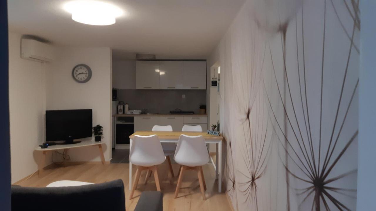 T8 Apartment Balatonfured Luaran gambar